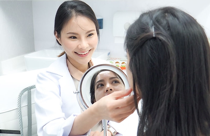Doctor consultation before Skin Brightening Injection