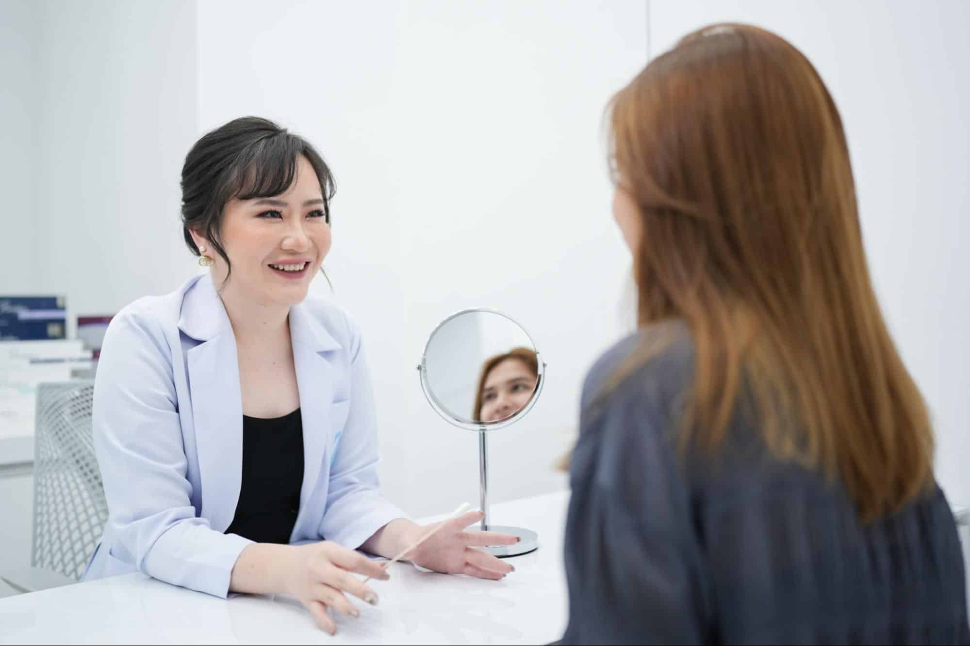 Consult a doctor at V Square Clinic by Dr.Suginante Rueangchayajatuporn