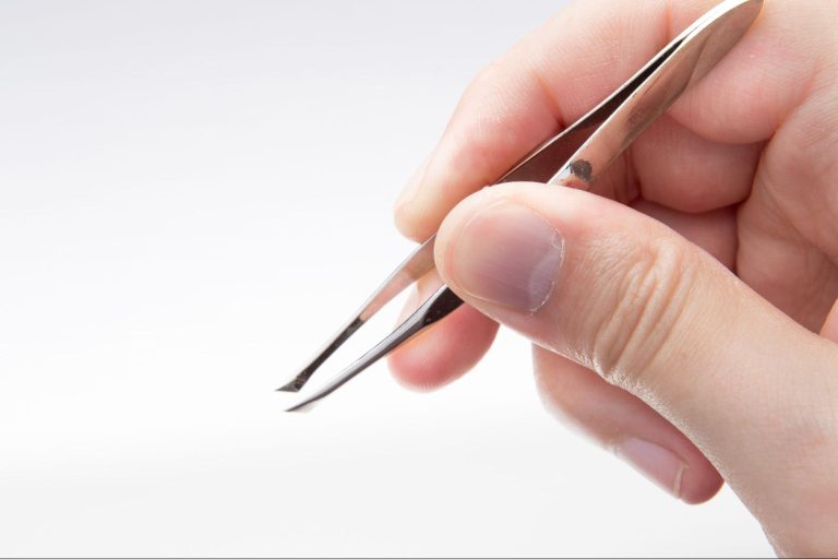 13 Hair Removal Methods Which One Is Best Is DIY Safe 13-hair-removal-methods-which-one-is-best-is-diy-safe