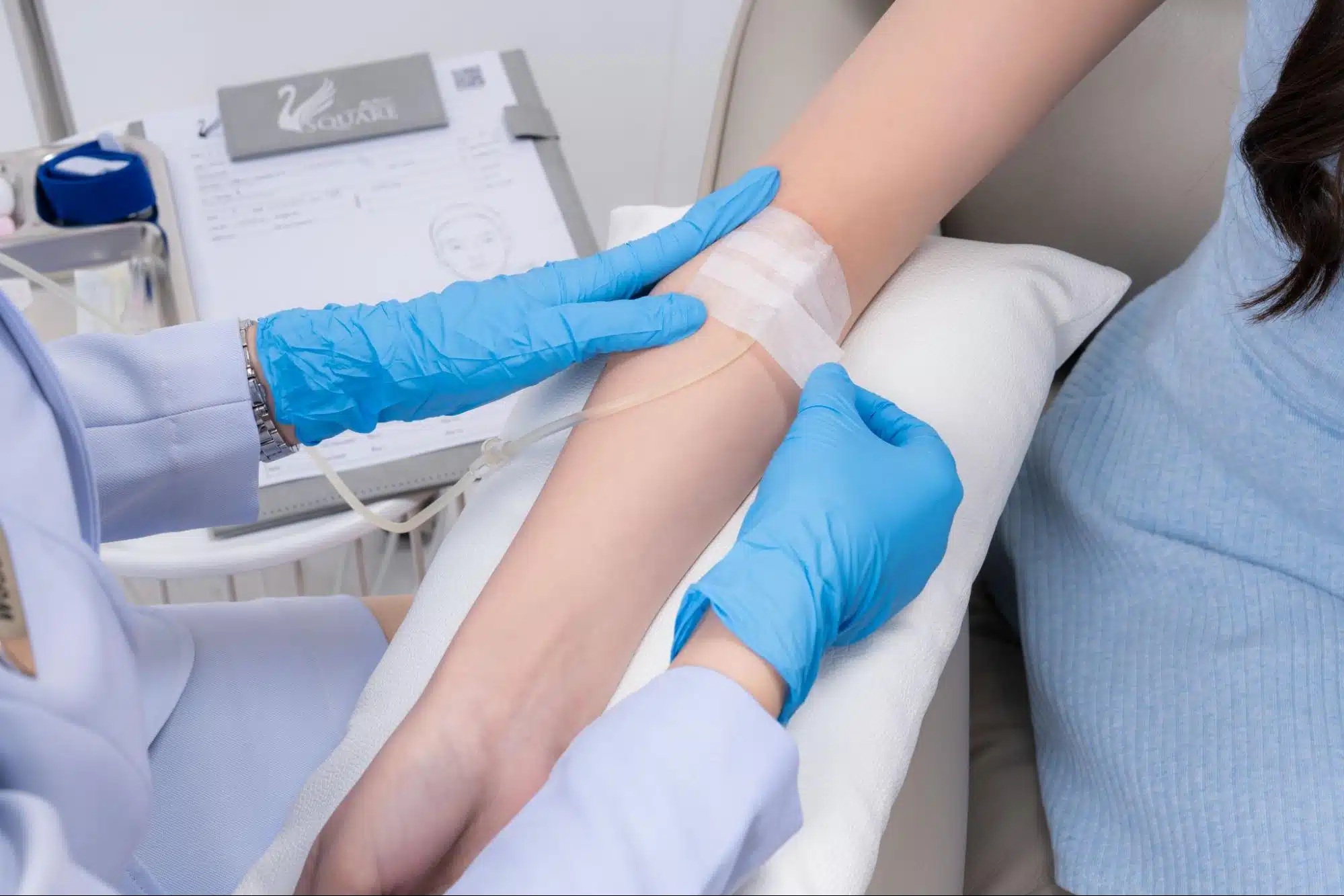 Vitamin drip for migraine relief