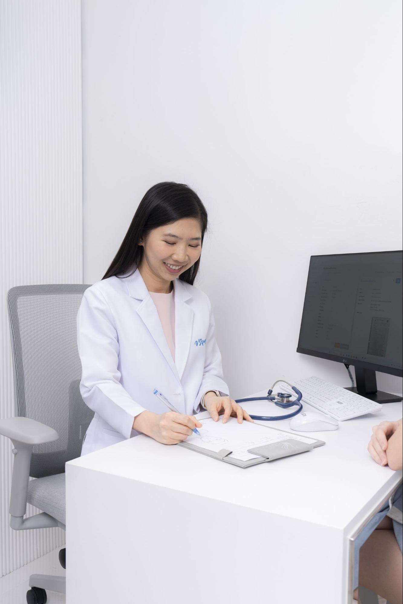 Wegovy injection at the clinic by Dr.Weeraporn Puttiwongrak