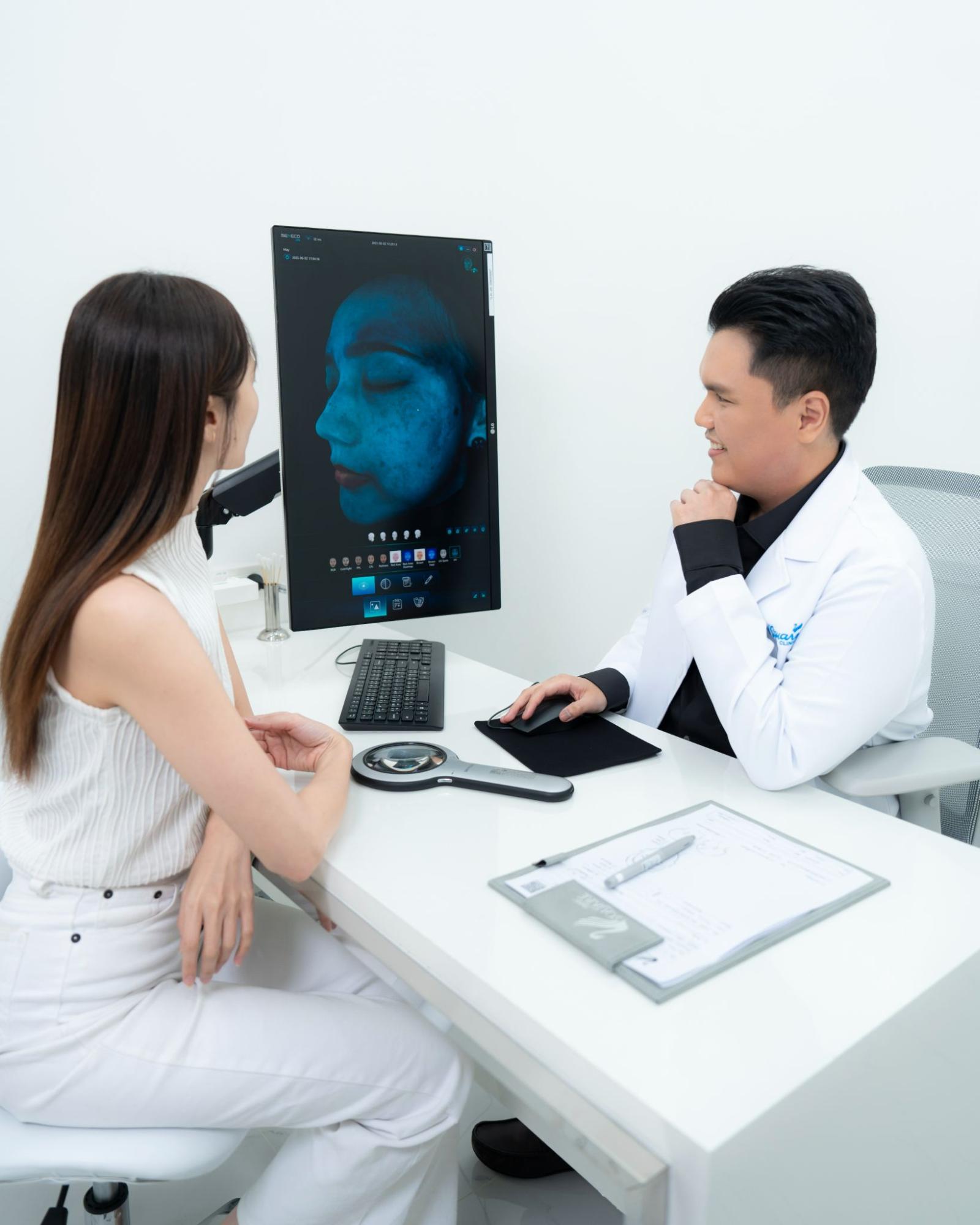 before laser freckle treatment by หมอ อาร์ต