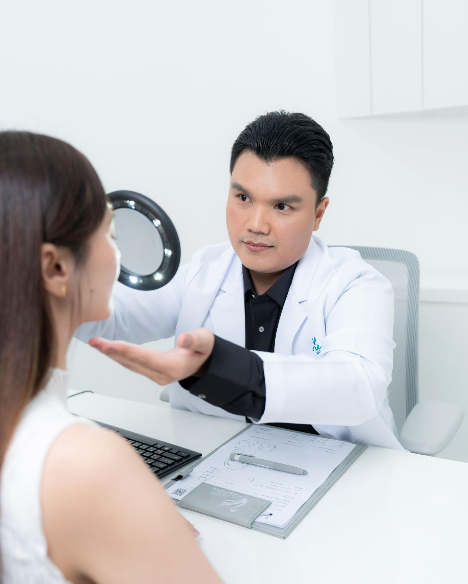 laser freckle treatment at V Square Clinic by หมอ อาร์ต